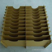 《商標(biāo)法》規(guī)定馳名商標(biāo)將不得用于產(chǎn)品包裝和商業(yè)活動 2014/5/30 11:38:22 馳名商標(biāo)“中看不中用”了。5月1日實施的新《商標(biāo)法》規(guī)定，生產(chǎn)、經(jīng)營者不能將“馳名商標(biāo)”字樣用于商品、商品包裝或者容器上，也不能用于廣告宣傳、展覽以及商業(yè)活動中。法學(xué)界人士認(rèn)為，這一新規(guī)將有效整治當(dāng)下馳名商標(biāo)認(rèn)證中的各種亂象，讓馳名商標(biāo)回歸其重在保護企業(yè)知識產(chǎn)權(quán)的本原。 　　金華近半馳名商標(biāo)誕生于官司 　　去